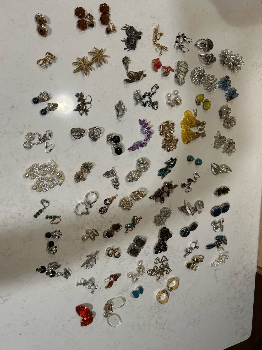 68 pairs Assorted Women’s Clip-On Earrings Mixed Colors gold silver vintage - Picture 5 of 5